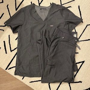 Figs top and bottom, Large